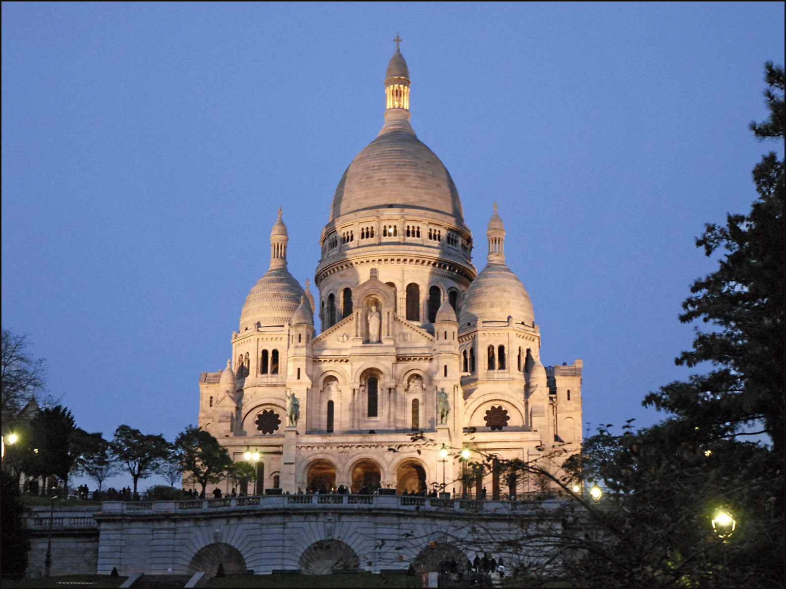 Địa điểm du lịch Paris - Đền thờ Trái tim cực thánh