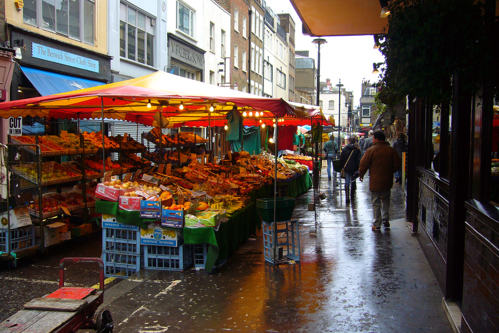 Du lịch London - Berwick Street Market