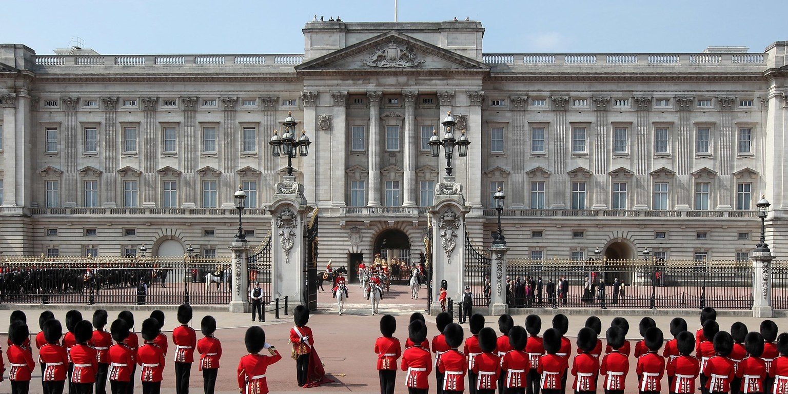 Kinh nghiệm du lịch Anh Quốc - Cung điện Buckingham