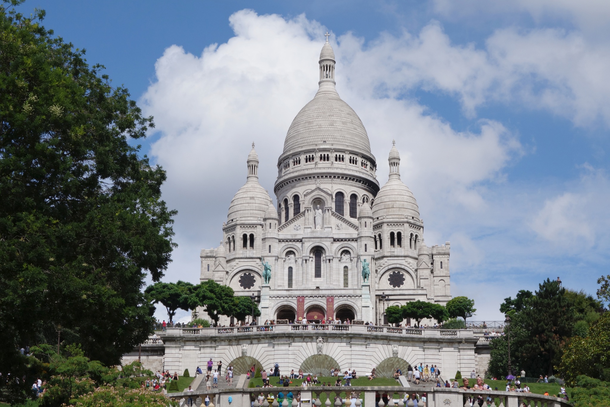 Địa điểm du lịch Paris - Đền thờ Trái tim cực thánh