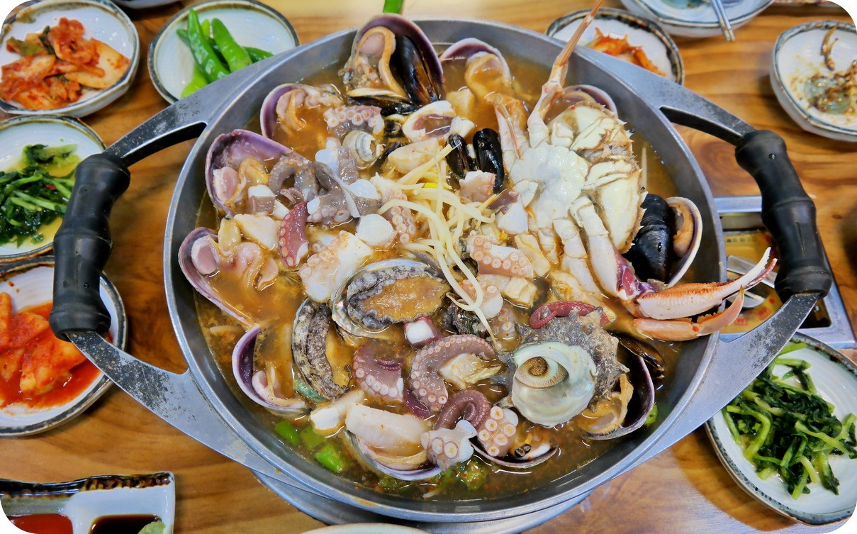 Kinh nghiệm du lịch đảo Jeju - Samseonghyeol seafood soup