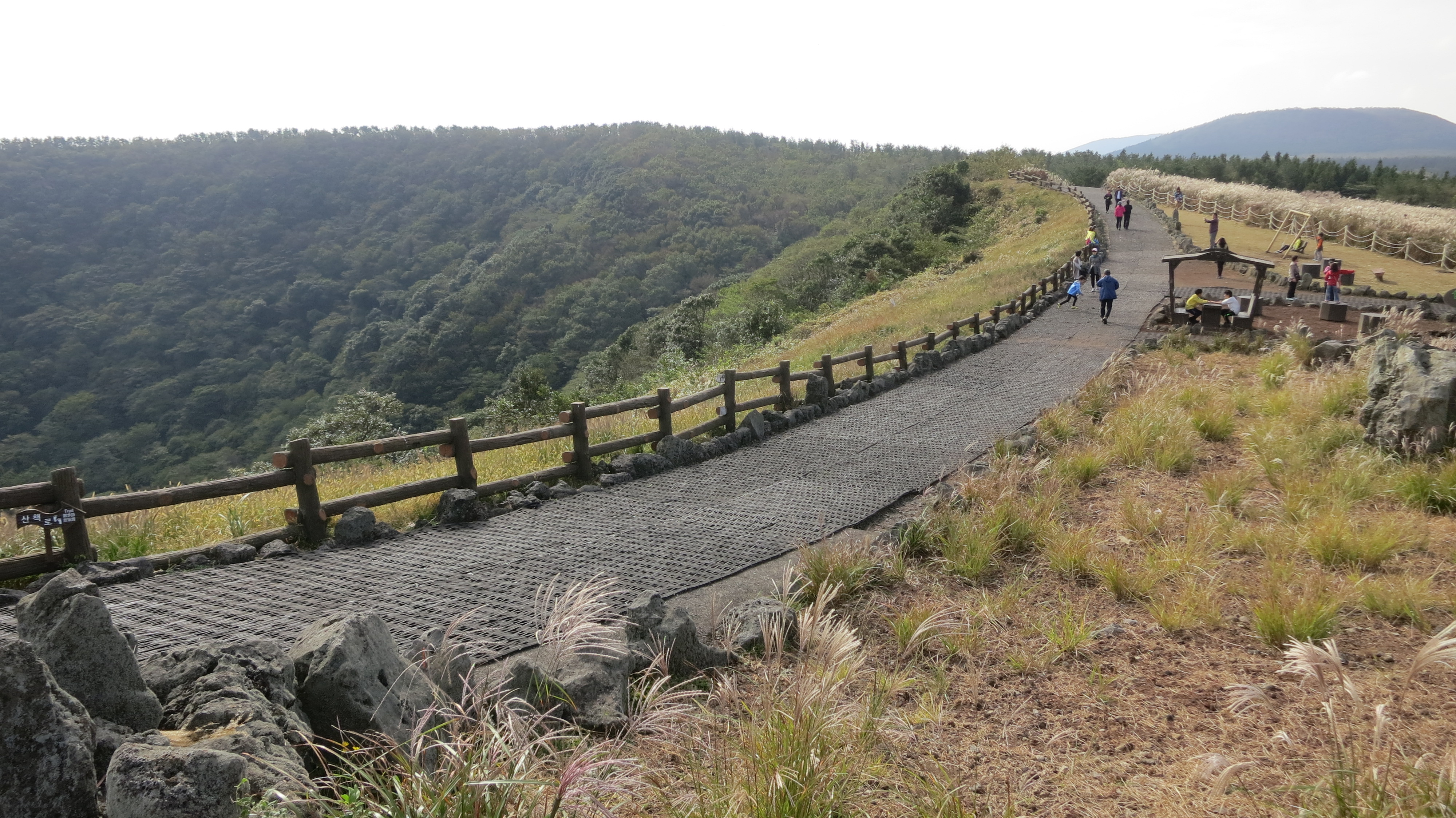 Kinh nghiệm du lịch đảo Jeju - Sangumburi Crater