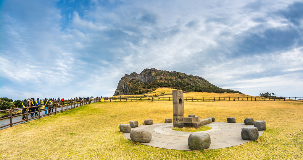 Kinh nghiệm du lịch đảo Jeju - Seongsan Ilchulbong Peak
