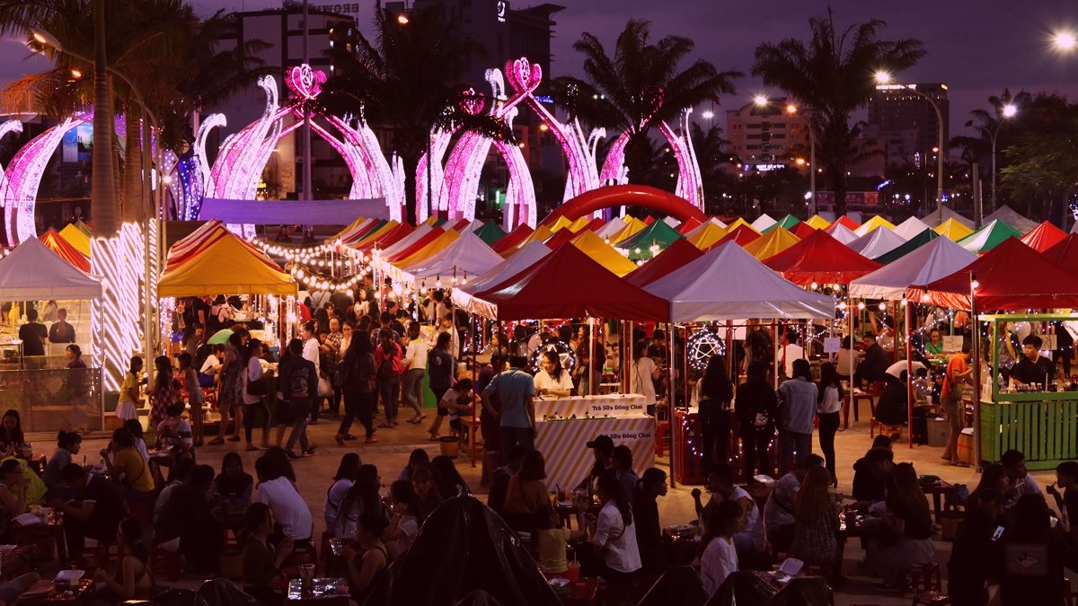 Khu chợ ăn vặt ở Đà Nẵng - Trải nghiệm không khí tại chợ đêm Helio