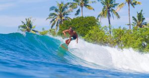 Lướt sóng ở Tây Bali - Du lịch Bali