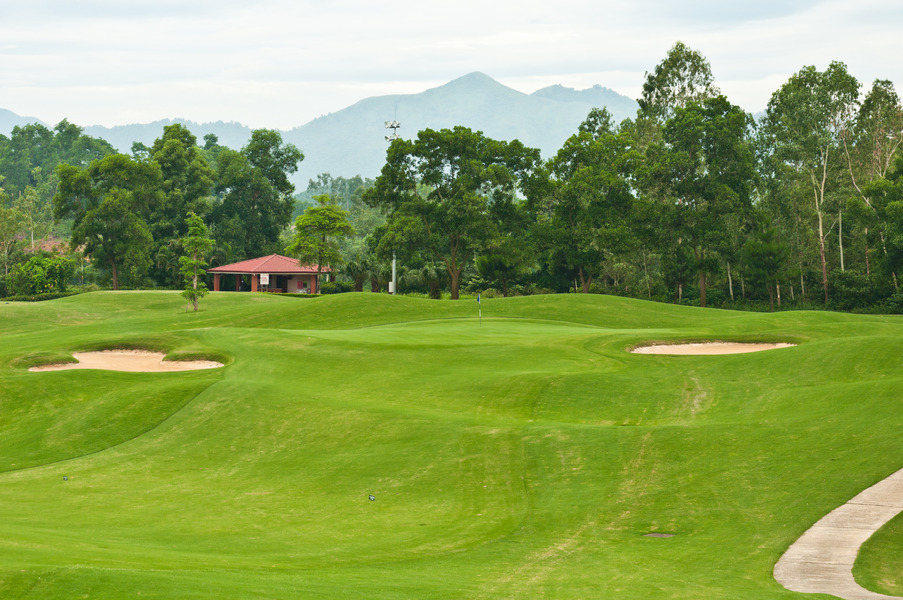 Sân golf Đồng Mô - Điểm đến gần Hà Nội