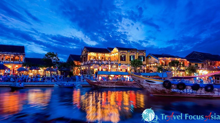 Hoi An tourism at night should go where
