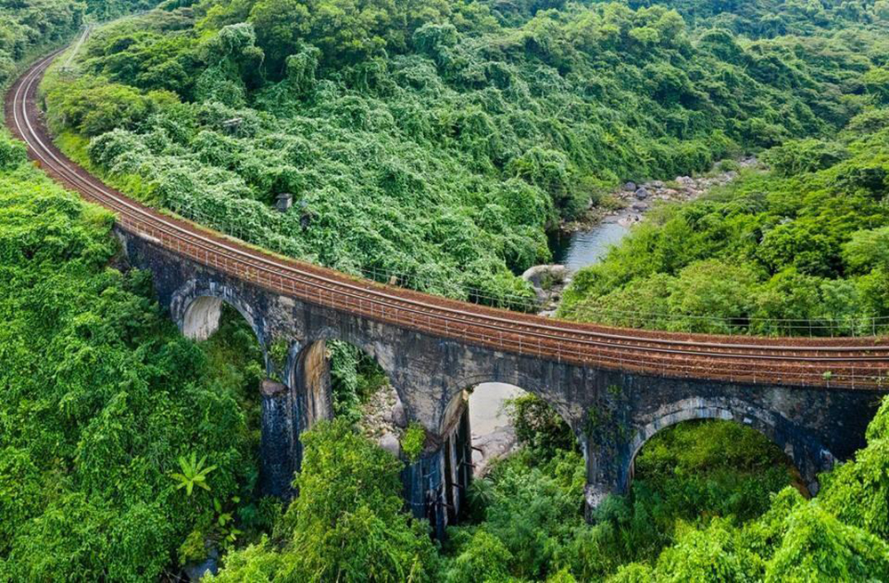 See the beautiful, picturesque Don Ca arch bridge