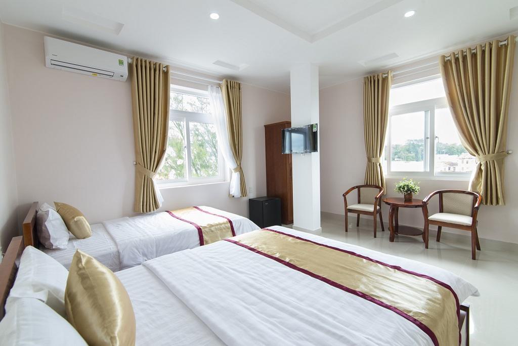The hotel should stay in Phu Quoc