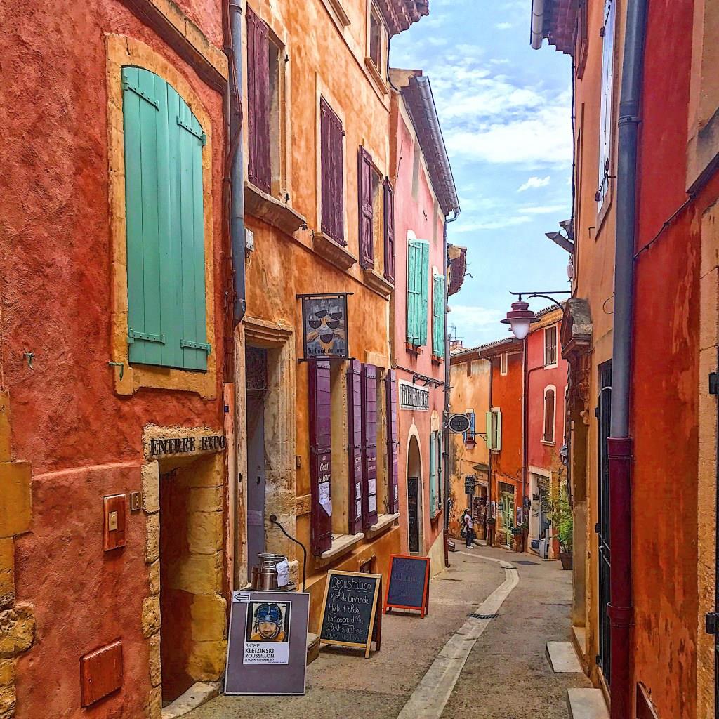 Mê mẩn những thị trấn châu Âu sắc màu đẹp nhất thế giới