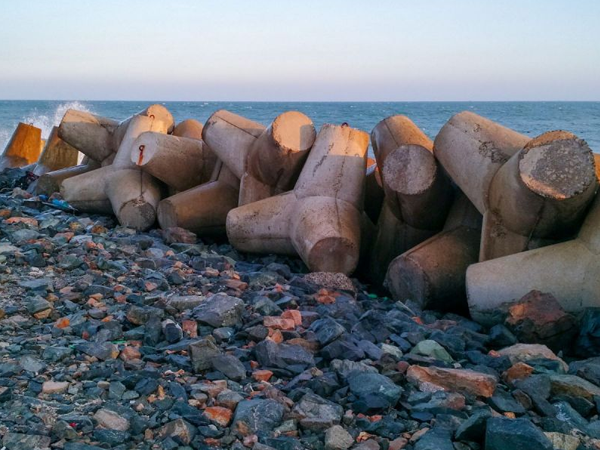 Ong Dia rocky beach tourist destination