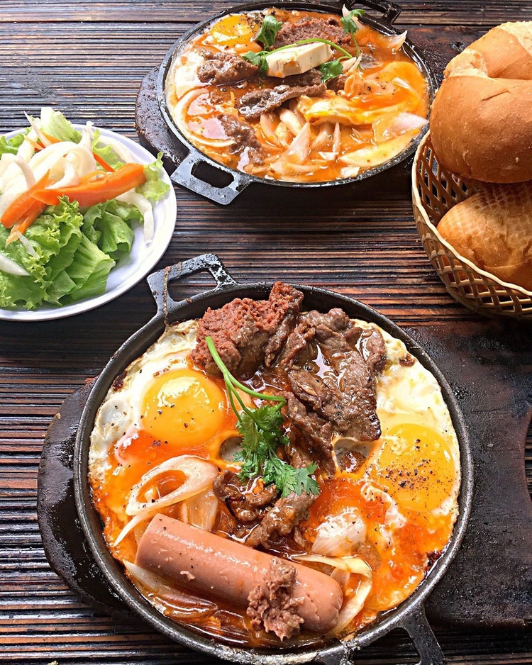 Top 4 Quán Bánh Mì Chảo Ngon Nhất Ở Sài Gòn - Focus Asia Travel