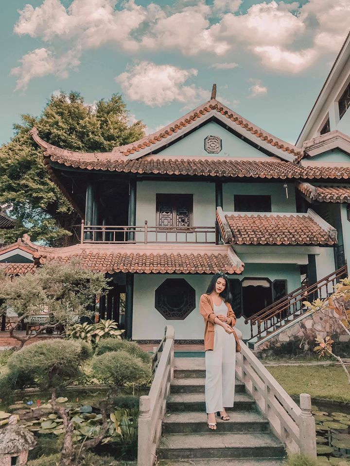 Huyen Khong Pagoda in Hue