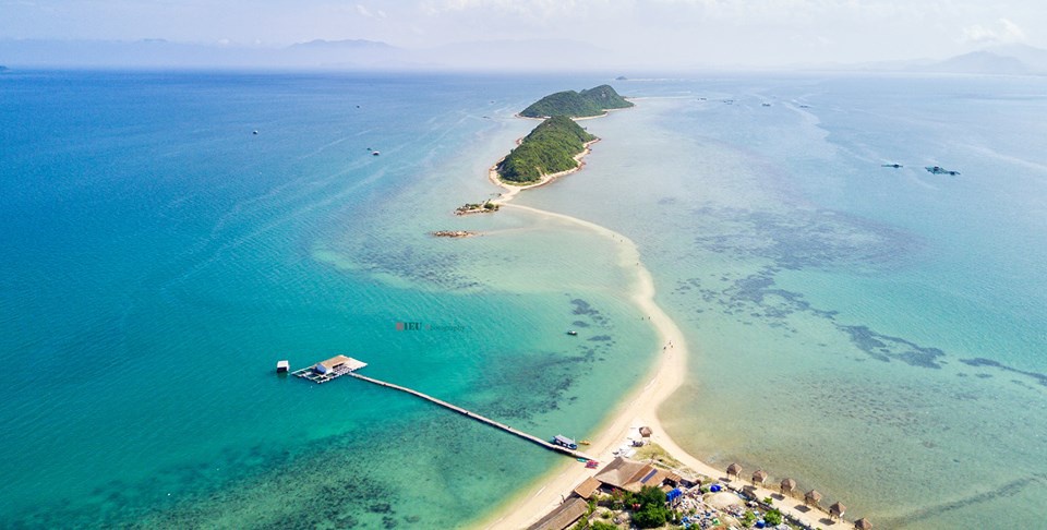 road through the sea 