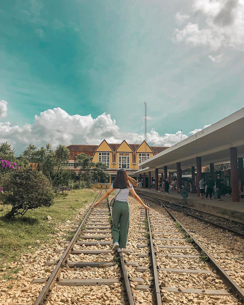 train track photography