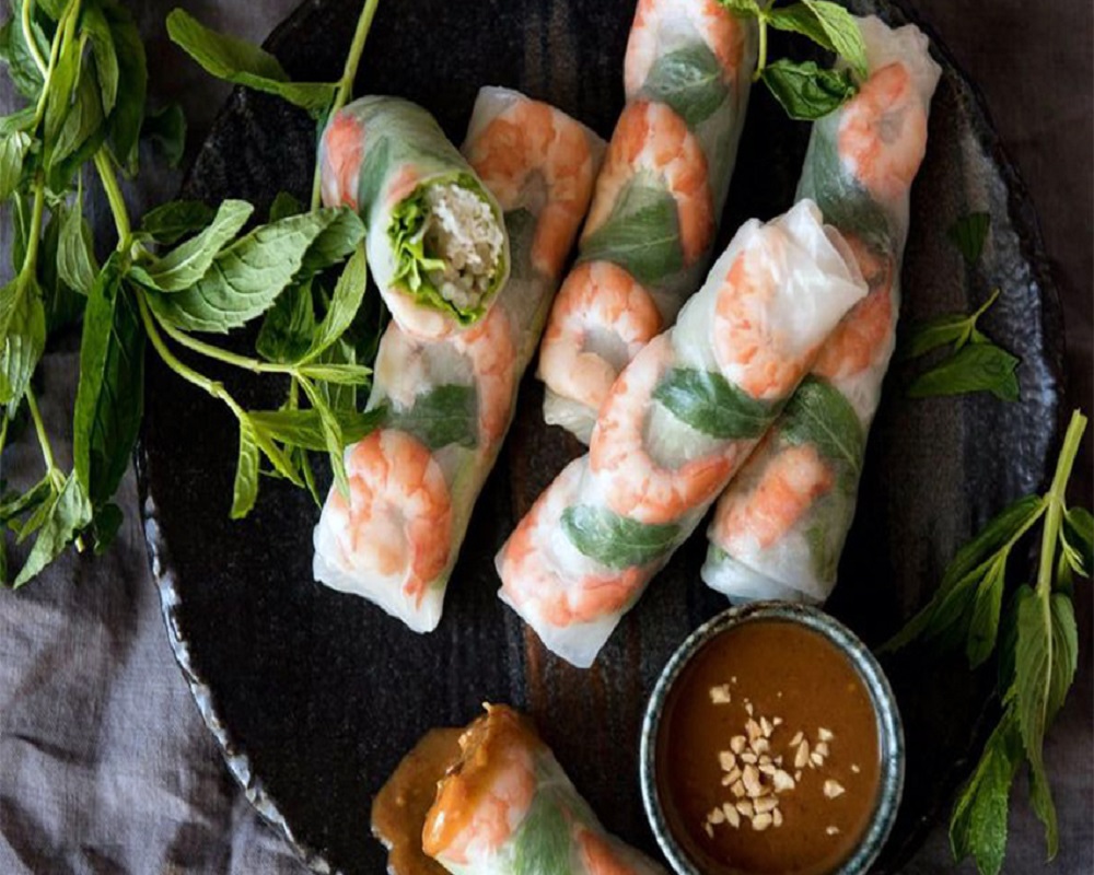 The quintessence of cuisine - Vietnamese rolls