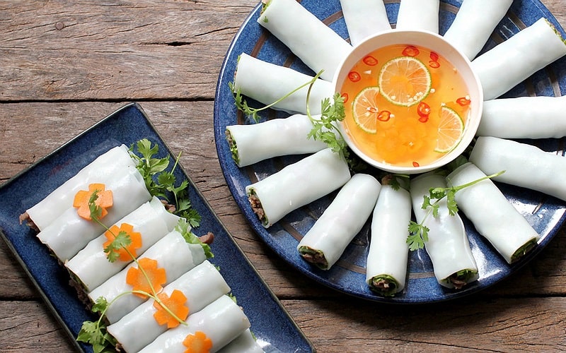 The quintessence of cuisine - Vietnamese rolls