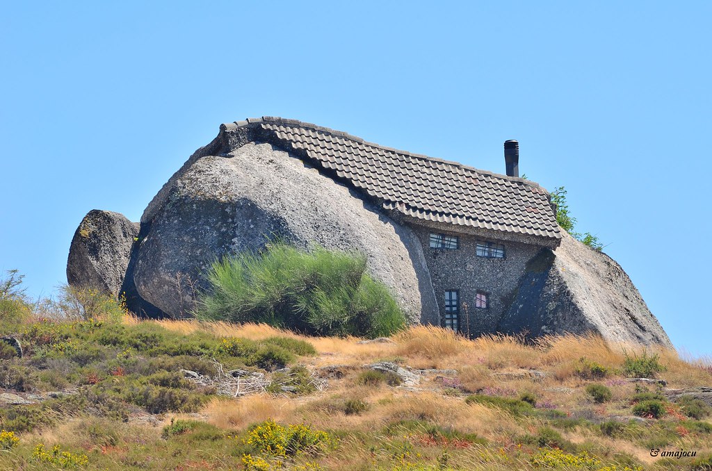 ngôi nhà bằng đá khiến thế giới phải kinh ngạc