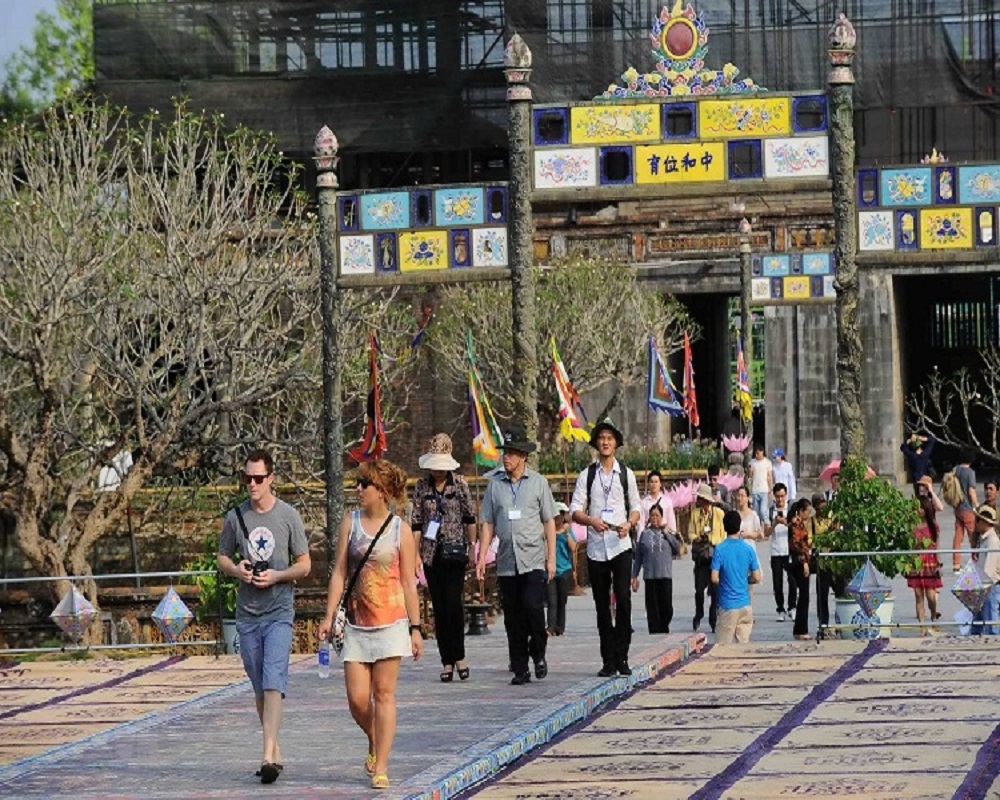 Những du khách thuộc 8 nước châu Âu sẽ bị tạm dừng miễn thị thực khi tới Việt Nam