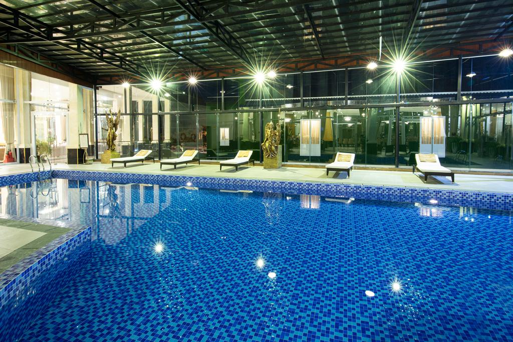 Swimming pool at the Ladalat hotel 