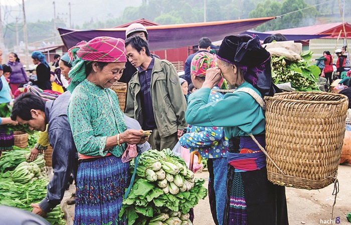 A market in Sin Ho