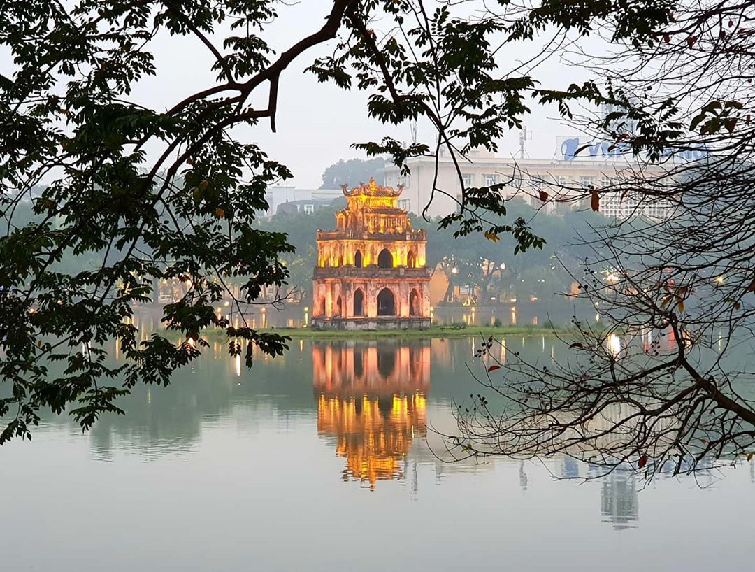 Hoan Kiem lake