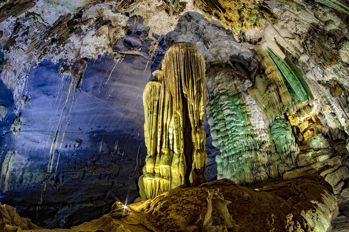 Động Phong Nha (Quảng Bình)