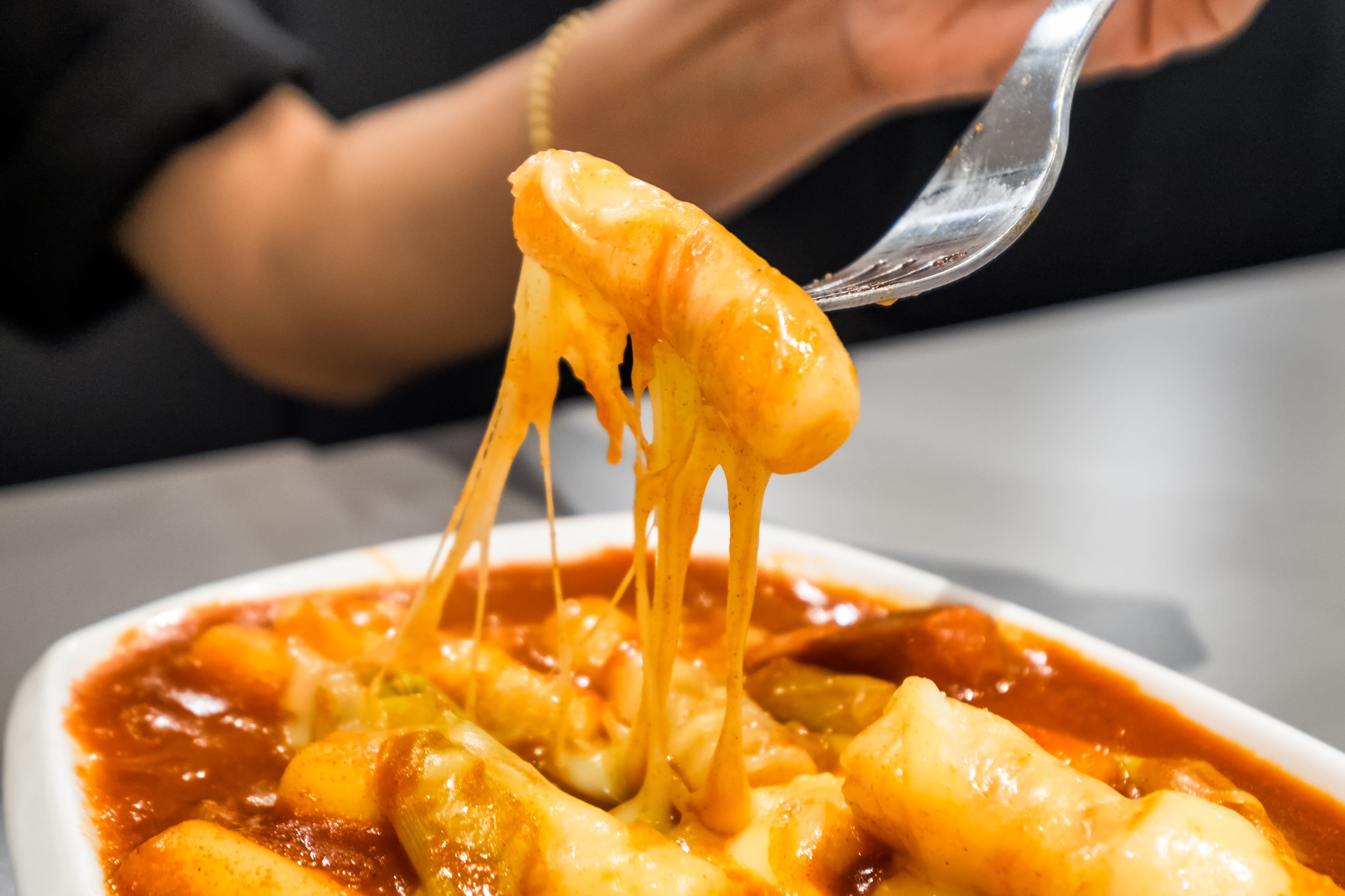 Tteokbokki (Bánh Gạo Cay Hàn Quốc): Hương Vị Đậm Đà Đường Phố (Nguồn ảnh: Sưu tầm)