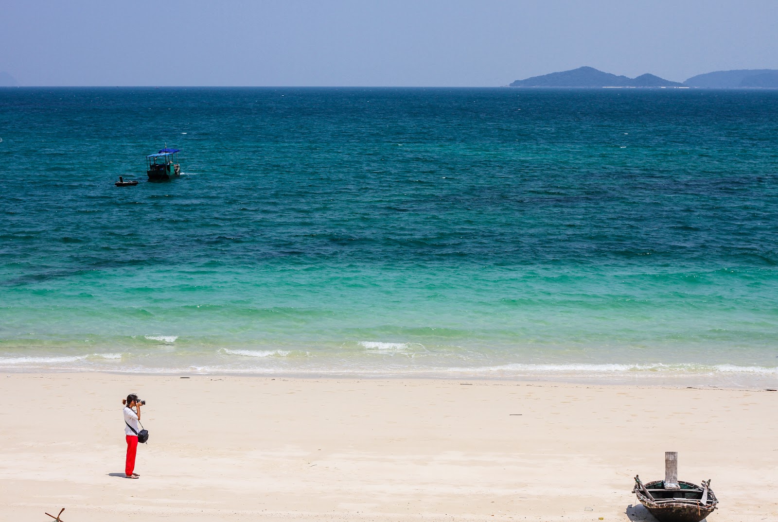 Bãi biển trên đảo Thanh Lân