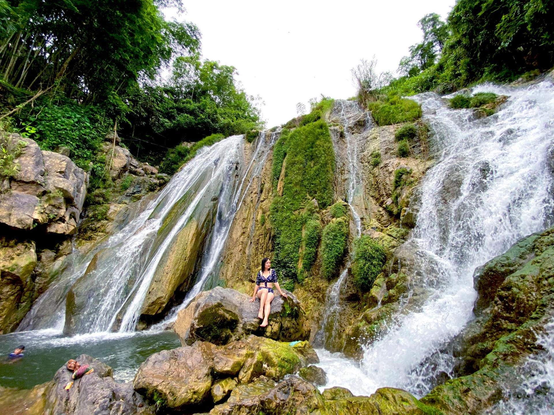 Thăm thác Gò Mu. Ảnh: Meou Huong