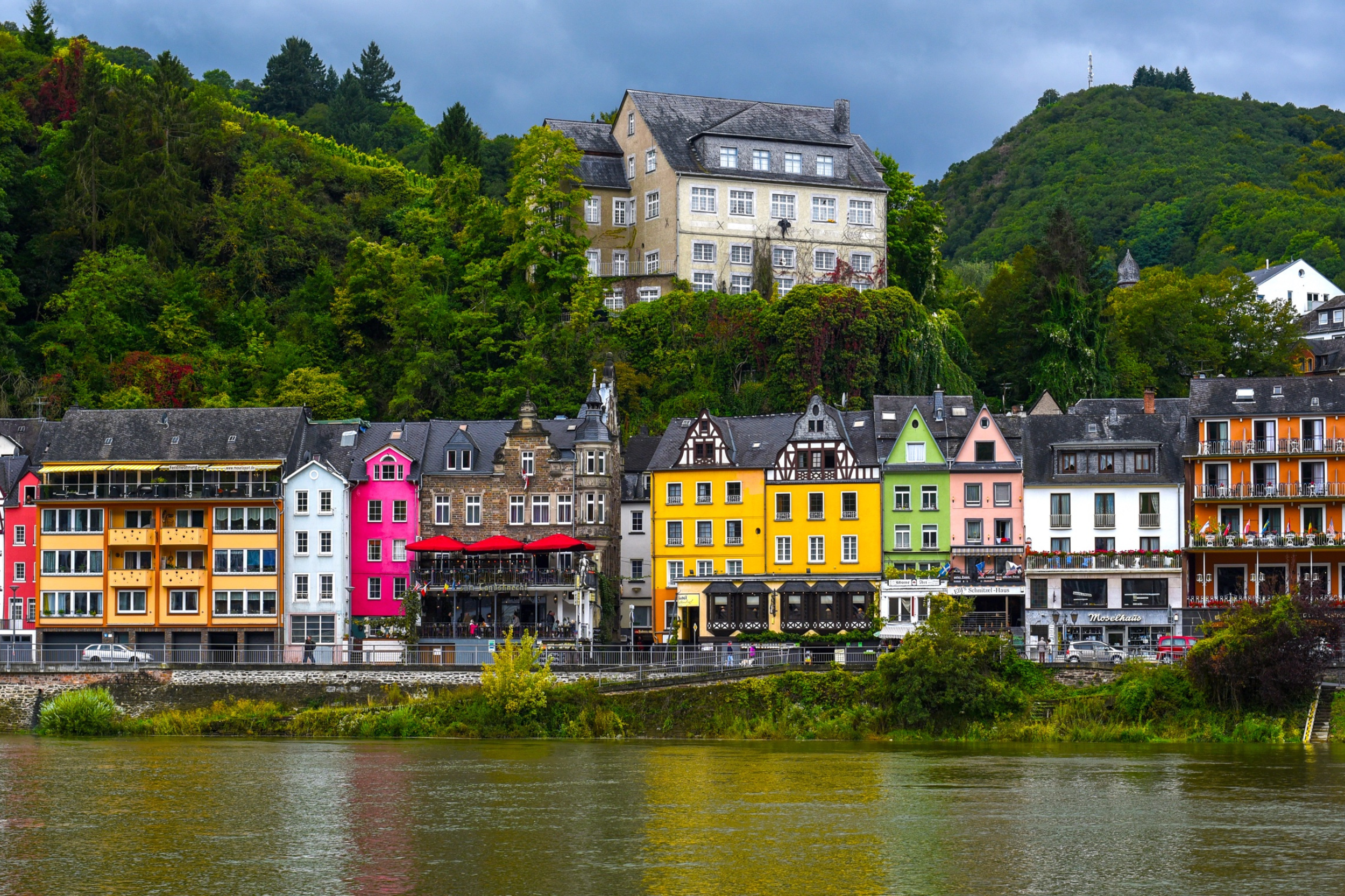 Cochem – Ngôi làng bên dòng sông Moselle (Nguồn ảnh: Sưu tầm)