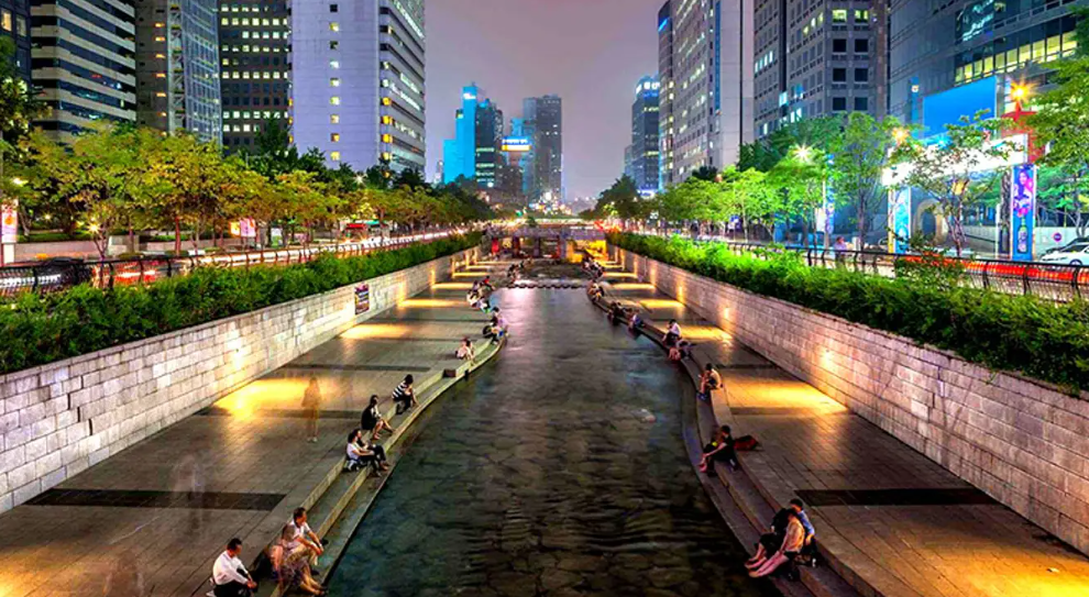 Suối Cheonggyecheon (Cheonggyecheon Stream)