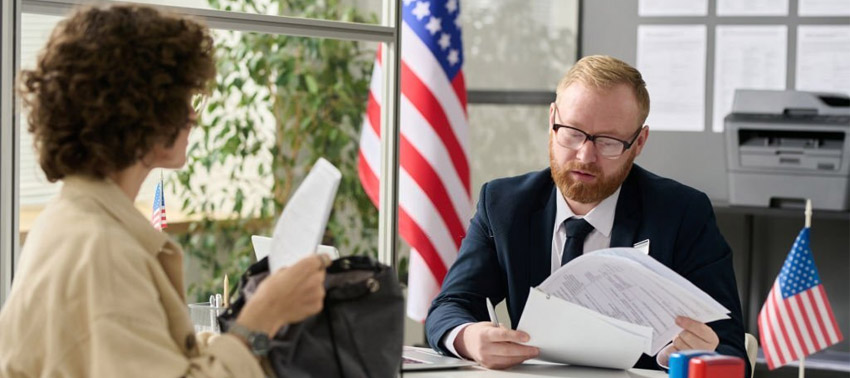 Mỹ sắp thí điểm dịch vụ hẹn phỏng vấn visa nhanh